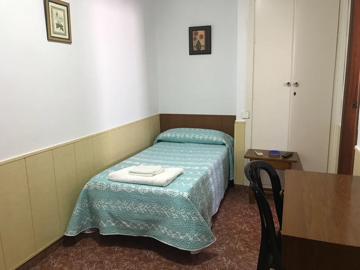 Hostal Bar San Pedro Mairena De Alcor Eksteriør bilde